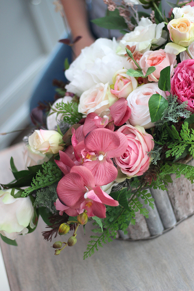 Lumilla, elegancka kompozycja nagrobna w eleganckich barwach, wym.40x61x49cm