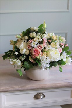 Jolino, bogata kompozycja kwiatowa na stół, wym.24x40cm