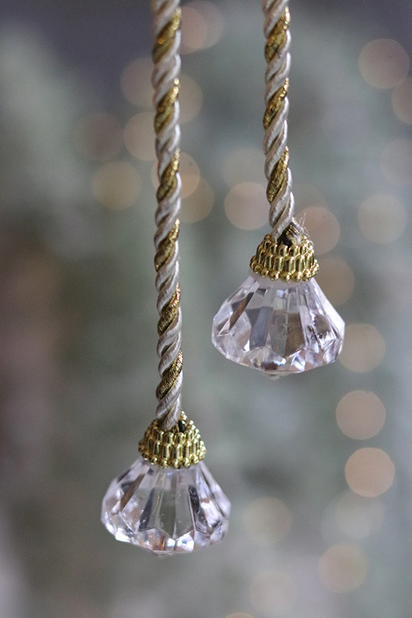 Cristals, biało-złota zawieszka z kryształami, dł.38cm 