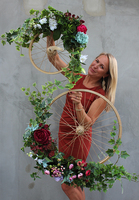 Martha, wypożyczenie kompozycji na złotym kole, śr.90cm/koło56cm