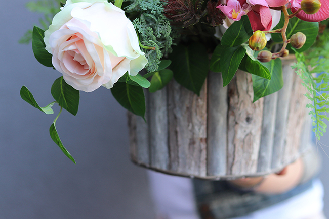 Lumilla, elegancka kompozycja nagrobna w eleganckich barwach, wym.40x61x49cm