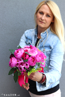 Burgund, ciemno-różowy bukiet nagrobny, wym.30x22cm 