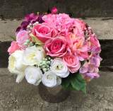 kompozycja kwiatowa Leokadia wys.32cm, szer. 32cm