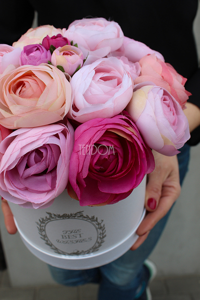 kompozycja kwiatowa / bukiet Flowerbox Silk wys.25cm