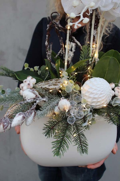 Glamour Winter, zimowy storczyk w białej eleganckiej donicy, wys.64cm