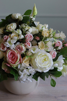 Jolino, bogata kompozycja kwiatowa na stół, wym.24x40cm