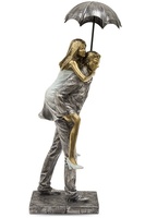 Love, figurka Para Zakochanych pod Parasolem G, wym.30.5x13x7.5cm