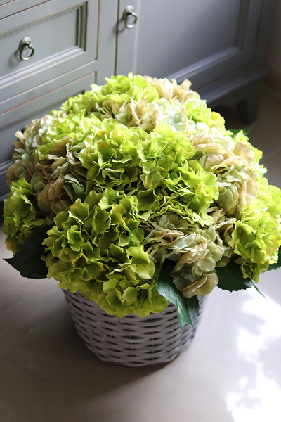 bogaty kosz z hortensjami, Provance Pistacio, wys.47cm  