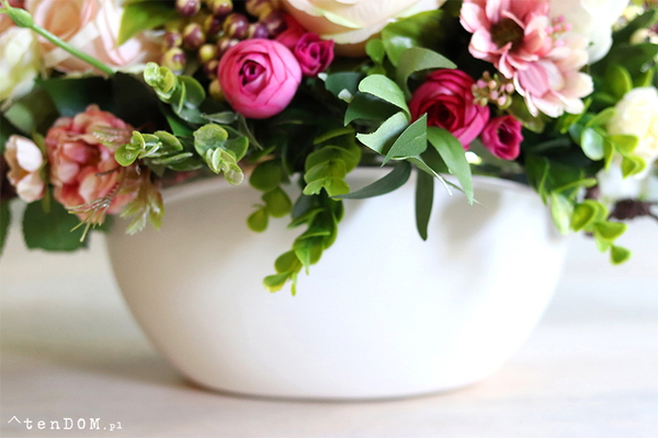 Abella New kompozycja kwiatowa w białej misie, wym.38x50cm