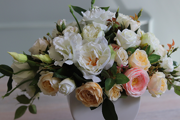 Delonato Traviata kwiatowa kompozycja, wys.32cm