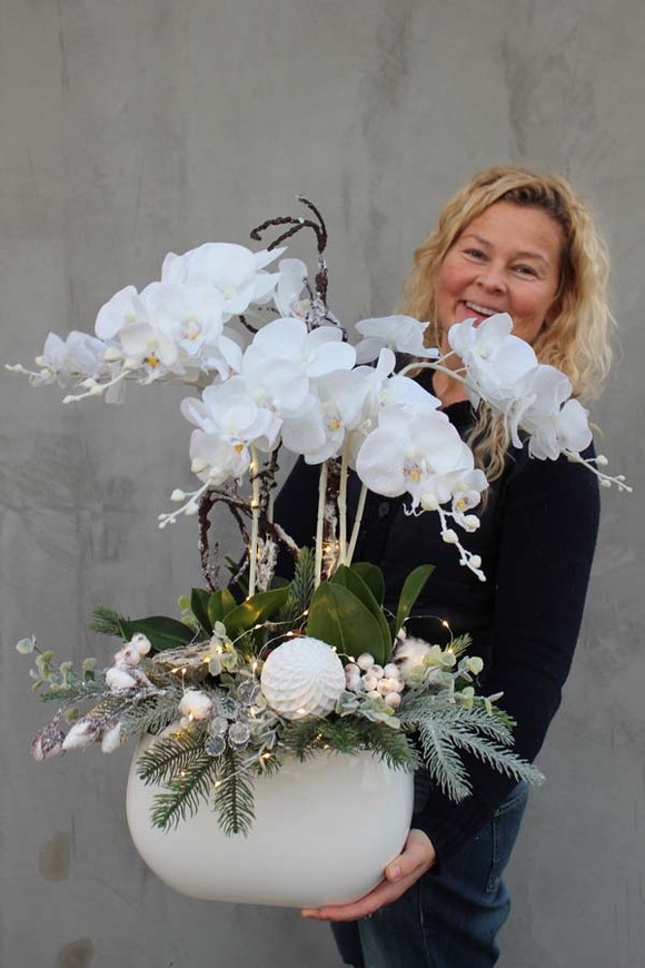 Glamour Winter, zimowy storczyk w białej eleganckiej donicy, wys.64cm