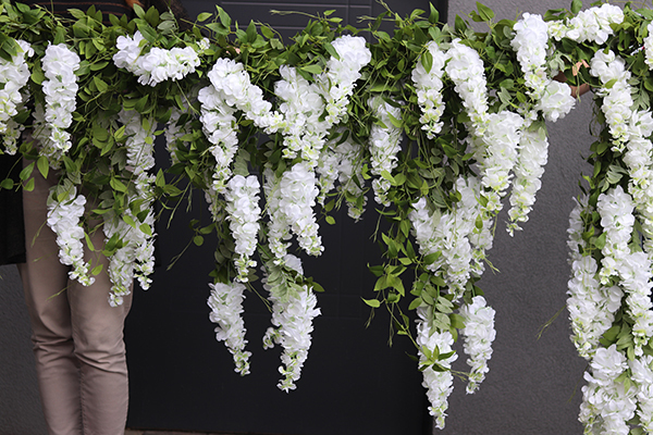 elegancka girlanda z białymi kwiatami, Wisterianna Cascada, dł.100cm