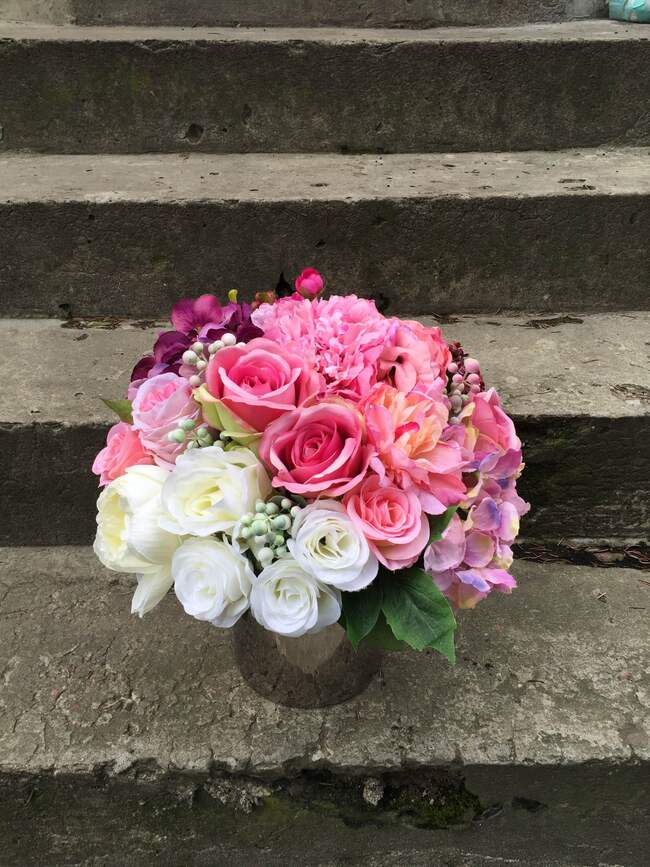 kompozycja kwiatowa Leokadia wys.32cm, szer. 32cm