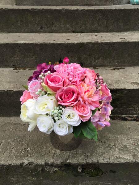 kompozycja kwiatowa Leokadia wys.32cm, szer. 32cm