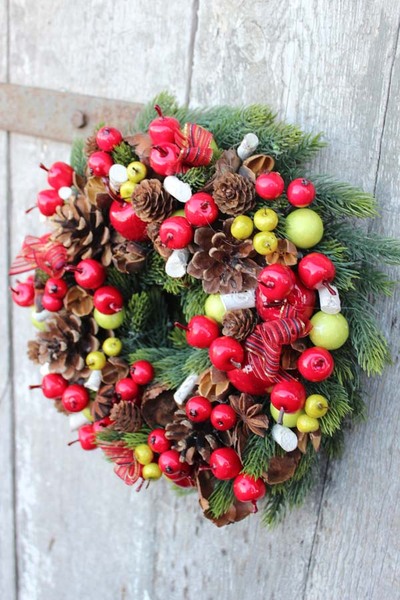 Czerwone Nastroje, świąteczny wianek na drzwi, śr.27 cm