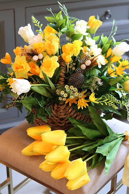 komplet dekoracji Wiosenny Klimat, kosz z kwiatami & bukiet