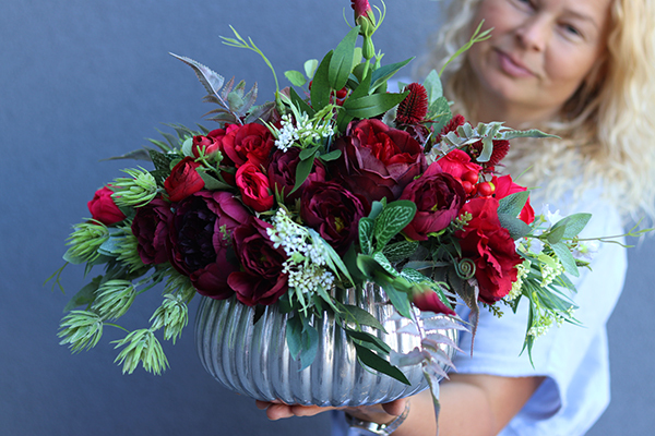 Reddina Silver, kompozycja kwiatowa w lustrzanym naczyniu, wym.34x55cm 