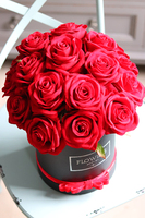 elegancki flowerbox na prezent, Aksamitne Pokochaj Mnie, wys.36cm