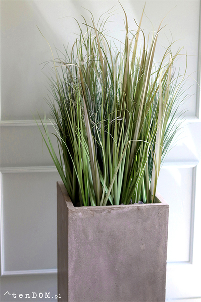 Concrete Square, wysokiej jakości sztuczna trawa w betonowej donicy, wys.130cm