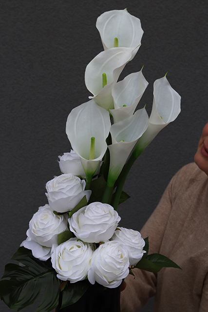 Bliskość, zestaw dekoracji nagrobnych, bukiet w wazonie & kompozycja, 2szt.