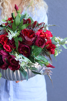 Reddina Silver, kompozycja kwiatowa w lustrzanym naczyniu, wym.34x55cm 