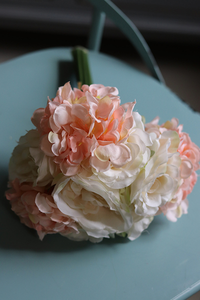 bukiet różowo-łososiowych hortensji i róż Taormina New, wys.30cm 