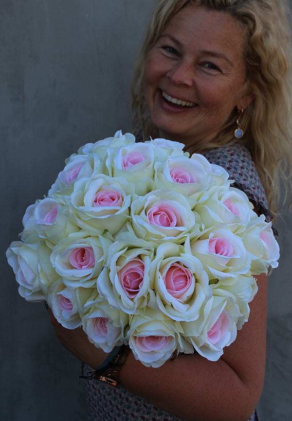 Milena, flowerbox / kompozycja kwiatowa / bukiet, wys.28cm