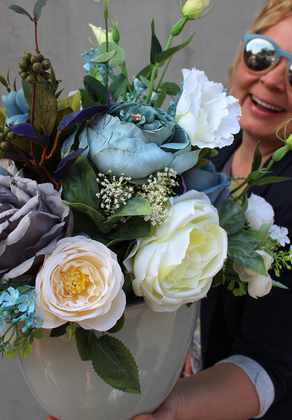 Albina I, kompozycja kwiatowa / bukiet w donicy Cinderella, wys. 50cm