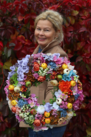 atrakcyjny tęczowy wianek, Piękno Kwiatów, śr.40cm 