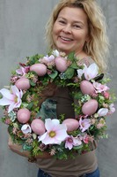 wielkanocny wianek na drzwi Różowe Pisanki