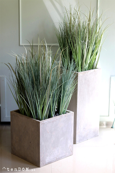 Concrete Square, wysokiej jakości sztuczna trawa w betonowej donicy, wys.130cm