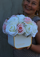 Maria, flowerbox / kompozycja kwiatowa / bukiet, wys.25cm