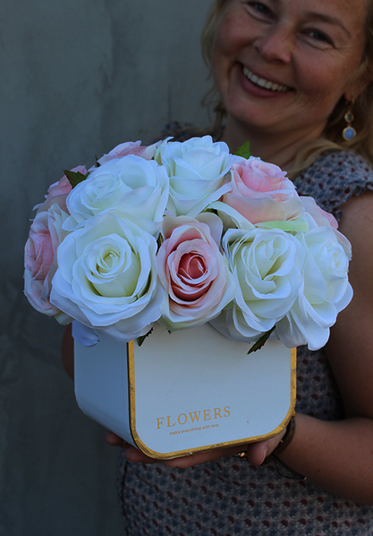 Maria, flowerbox / kompozycja kwiatowa / bukiet, wys.25cm