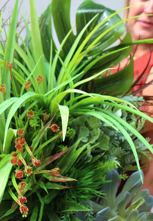 Dellana, kosz z sukulentami i trawami, wys.75cm 