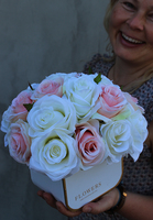 Maria, flowerbox / kompozycja kwiatowa / bukiet, wys.25cm