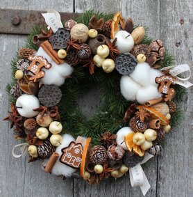 dekoracyjny bożonarodzeniowy wianek na drzwi Tradycja, śr.26cm