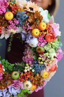 atrakcyjny tęczowy wianek, Piękno Kwiatów, śr.40cm 