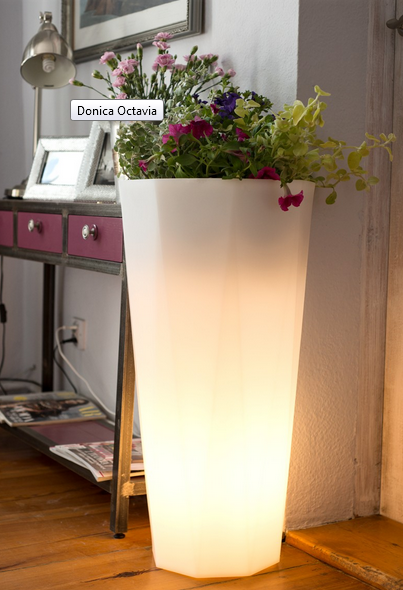 Octavia, geometryczna donica lampa, świecąca LED, wys.100x46cm