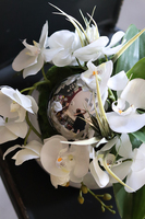 Dekoria Round, kompozycja kwiatowa w białej misie, wys.27cm