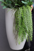 Fiberglass Grande Eucalipto, efektowny storczyk w białej donicy z fiberglass, wys. 158cm