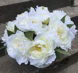 kosz z białymi peoniami Lisa wys.38cm