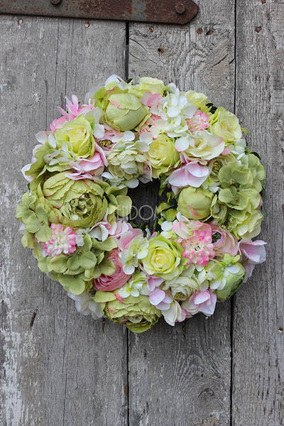 zielono-różowy dekoracyjny wianek na drzwi Polana, śr.32cm