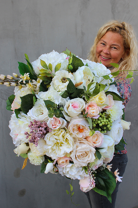 Janina Biel kompozycja kwiatowa nagrobna, wys. 40cm, szer.58cm