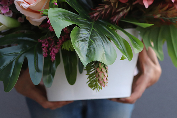 Denolla, kompozycja/dekoracja nagrobna z kallami, wym.45x60cm