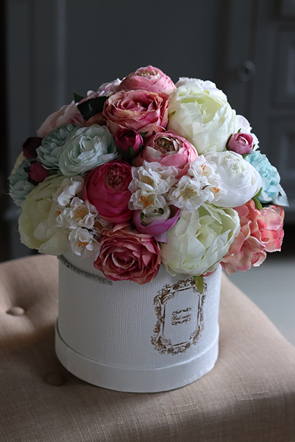 Bella Beauty, kompozycja kwiatowa / bukiet flowerbox, wys.34cm