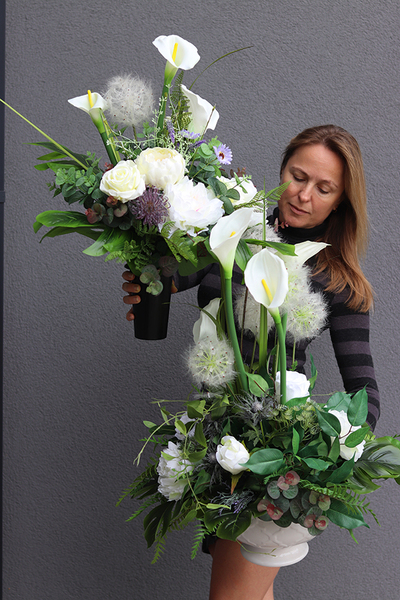 kompozycja nagrobna / bukiet z kallami, White Angels 2, wys.58cm