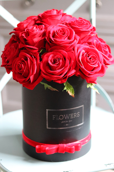 elegancki flowerbox na prezent, Aksamitne Pokochaj Mnie, wys.36cm