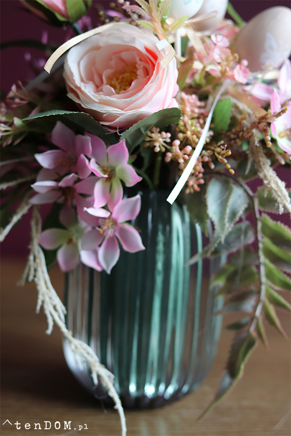 Butterfly Provance, wielkanocny bukiet w szklanym wazonie, wys.28cm