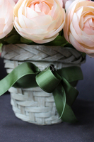 kosz z kwiatami Romantyczny Pełnik 25x25cm