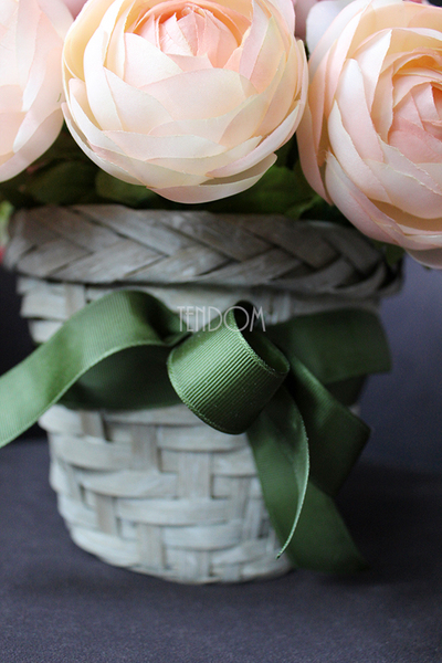 kosz z kwiatami Romantyczny Pełnik 25x25cm